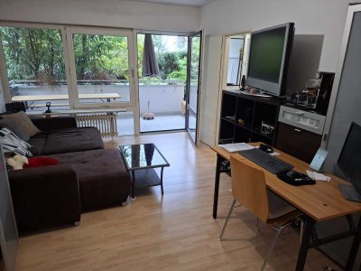 Untervermietung bis August , 1-Zimmer Wohnung möbliert mit Terrasse, Pool und Sauna in München-Solln