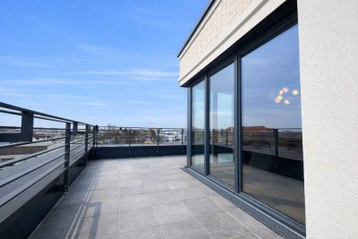 Modernes Penthouse mit umlaufender Dachterrasse