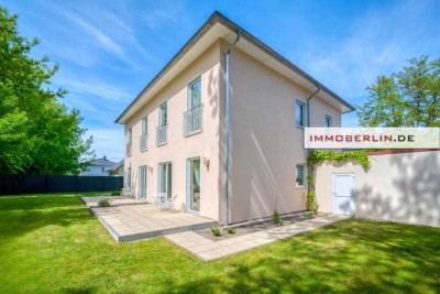 IMMOBERLIN.DE - Effiziente Stadtvilla mit Südgarten in familiärer Lage & Havelnähe