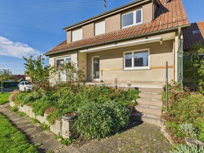 Freistehendes Einfamilienhaus mit großem Garten in Magstadt