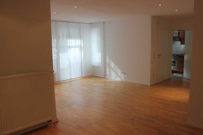 Flein – Ortsrand, stilvolle, geräumige und gepflegte 1-Zimmer-Wohnung mit Terasse und Einbauküche