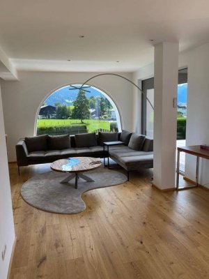 Helle Teilmöblierte Wohnung in Reitdorf