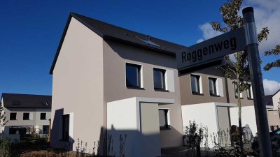 4-Zimmer-Reihenendhaus mit Terrasse, Garten, Vollbad, Duschbad, Einbauküche, Gäste-WC in Nauen