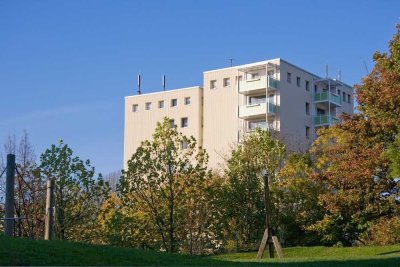 Barrierefreier Zugang! Zentral gelegene 3 Zimmer-Wohnung mit Balkon inkl. Weitblick