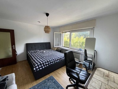 SUPER AUFGETEILTE 2 ZI WOHNUNG - MIT BALKON & GARTEN