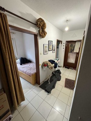 Provisionsfrei vom Eigentümer – 2 Zimmer-Wohnung, Balkon, Pkw Abstpl. (Tel: 0163-8430644)