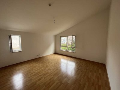Helles 1 Zimmer-Appartement mit sonniger Dachterrasse in ruhigem Hinterhaus zentral gelegen