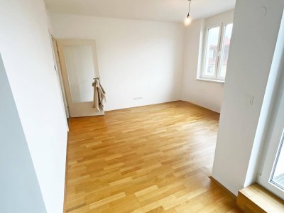 2 Zimmerwohnung mit Balkon Terrasse im Dachgeschoss