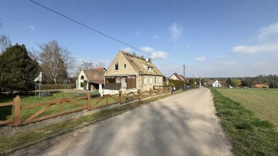 Doppelhaushälfte in ruhiger Anliegerstrasse in Greifenhain zu verkaufen.