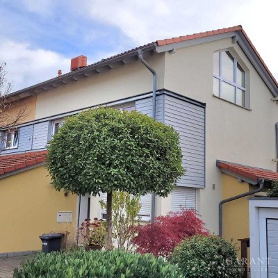 !! Tolles, neuwertiges Reihenendhaus in schöner Aussichtslage !!