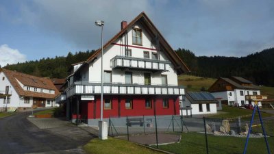 Freundliche 3-Zimmer-DG-Wohnung mit Einbauküche in Baiersbronn-Mitteltal