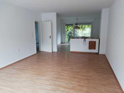 Ansprechende und vollständig renovierte 3,5-Zimmer-Erdgeschosswohnung mit Balkon in Dortmund