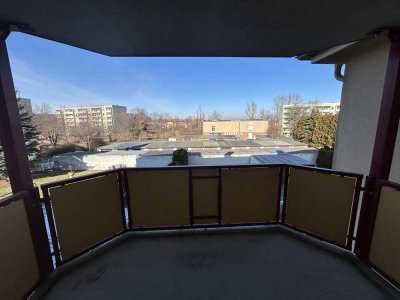 *Neusanierte 1-Raum Wohnung mit Einbauküche & Balkon*