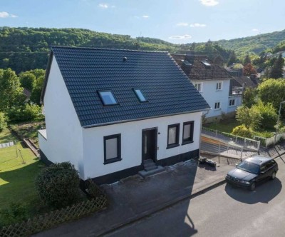 Modernes Freistehendes Einfamilienhaus mit Sonnenterrasse und tollem Weitblick