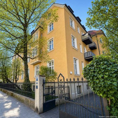 Sanierte 3 Zimmer - Altbauwohnung in der 
MAXVORSTADT 
2 Stock.
Ruhige Nebenstrasse.
Eigenbezug