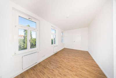 2-Zimmer-Altbauwohnung mit modernem Bad und Abstellraum