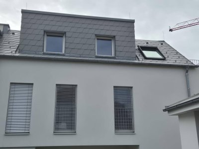Dachgeschoss Wohnung mit Terrasse und Stellplatz, vermietet bis Juni 2026