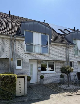 Provisionsfrei: Gepflegtes Familien-Reihenhaus mit Garten, Garage & ausgebautem Keller in D-Wersten