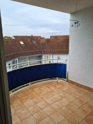 Großzügige 4,5-Zimmer Maissonette-Wohnung mit Balkon in Magstadt Baujahr 1990