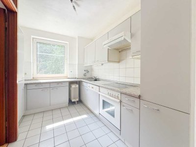 Bezugsfrei: Ruhige 2-Zi-Whg mit Balkon, Einbauküche und durchdachtem Grundriss