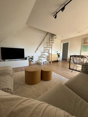 Charmante Maisonettewohnung mit 3 Zimmern, zwei Balkonen, EBK & PKW-Stellplatz