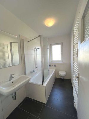 Groß, modern, im grünen - deine Wohnung zum Verlieben! 3 Zi. mit EBK