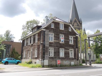 SANIERUNGSBEDÜRFTIGE DENKMALGESCHÜTZTE VILLA IN ZENTRALER LAGE VON SOLINGEN MIT 459 m² GRUNDSTÜCK