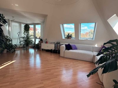 Sonniges Penthouse mit großer Südterrasse / Sunny Penthouse with Large South-Facing Terrace