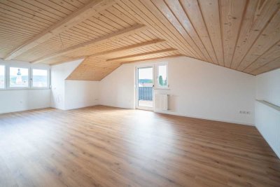 Traumhafte DG-Wohnung mit XXL-Balkon in Illkofen