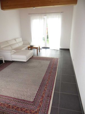 Großzügige 4 Zimmer- Wohnung mit Balkon u. EBK  in  zentrumsnaher Lage von Kirchheim