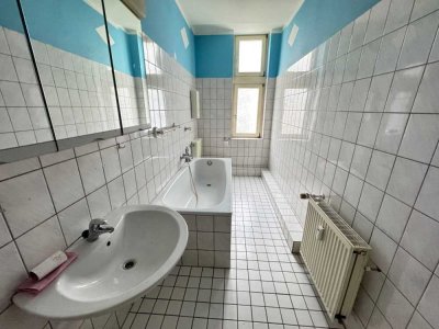 Gemütliche und großzügige Altbauwohnung im 2. Obergeschoss