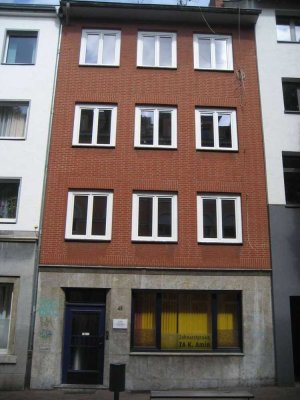 Sanierte 2-Zimmer-Wohnung! Top Lage! WG geeignet!