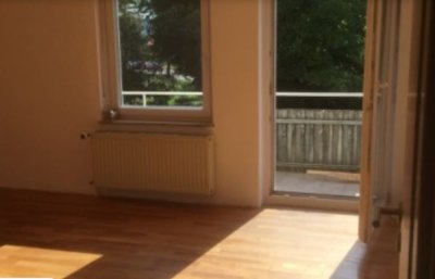 Zimmer in 3er WG in 74m2 großer Wohnung