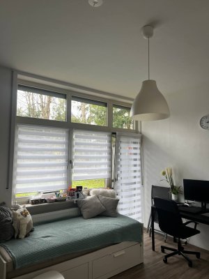 Voll möbliert und inkl. Haushalt!: Top-saniertes, ruhiges Garten-Apartment mit TG in M.- Sendling
