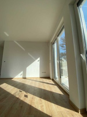 Ab sofort! Moderne 4-Zimmer-Maisonettewohnung in Oranienburg mit Terrasse und zwei Badezimmern.