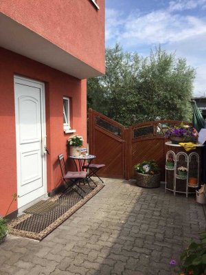 Vollständig möblierte und renovierte 2-Zimmer-Wohnung mit neuer EBK direkt am Park in Grünwinkel