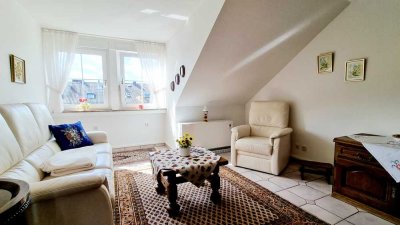 Klein, fein, mein!  Möblierte 2-Zimmer Dachgeschosswohnung in Dormagen-Delhoven