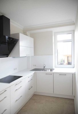 Business Apartment Eichenparkett, ital. Marmor
