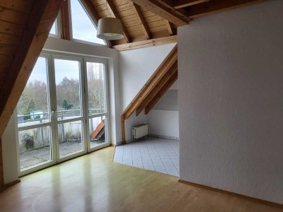 Helle 2-Zimmer Dachgeschosswohnung in Kelkheim (Taunus)