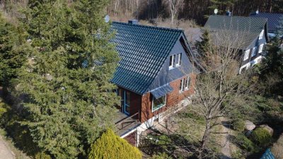 Idyllisches Wohnen im Grünen: Großzügig Leben am Waldrand!