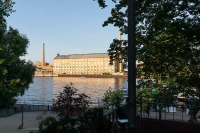 Spreeblick-Idylle in Altbau-Charme, 3 Zimmer mit Terrasse und Balkon