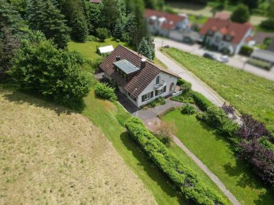 Ländlicher Charme trifft auf großzügiges Grundstück – Wohnen mit Weitblick und Potenzial