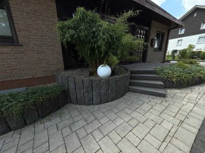 Viel Platz für die Familie - großzügiges Haus mit Einliegerwohnung in naturnaher Lage