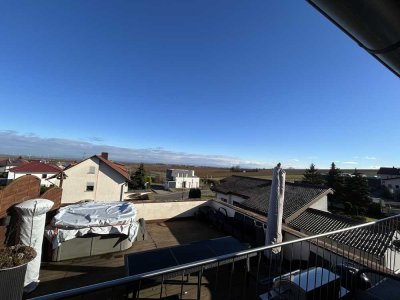 Einzigartige Maisonette-Wohnung | EBK, Klimatisierung, Dachterrasse, Weitblick | zum Selbstgestalten
