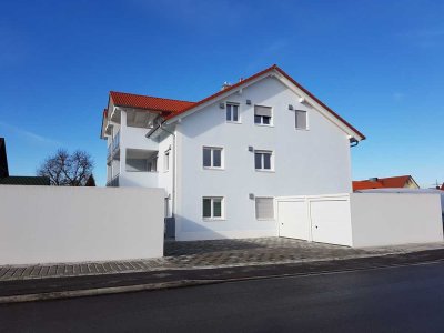 Helle drei Zimmer Wohnung in Lenting in ruhiger Lage.