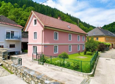 Großzügiges Mehrfamilienhaus in zentrumsnaher Lage von Friesach, Kärnten - ideal für Familien oder Anleger
