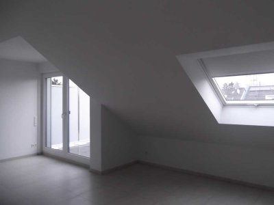 Moderne 3-Zi. DG-Whg am Entenfang * Von Privat * KfW-55 Haus * Balkon