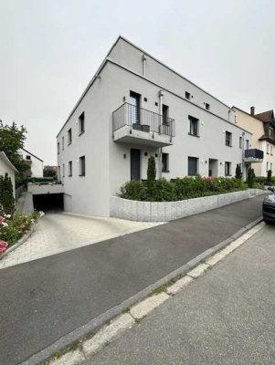 Stilvolle, neuwertige 2-Zimmer-Wohnung mit luxuriöser Innenausstattung mit EBK in Weingarten