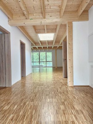 Hochwertige Neubau 4 Zimmer Whg mit großem Balkon WE2