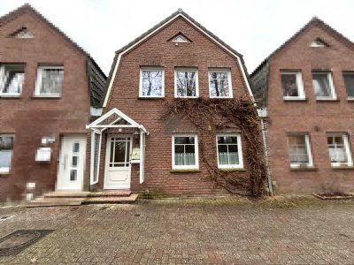 Modernisiertes Reihenmittelhaus mit Südterrasse, Garten und Bootssteg in Emden zu verkaufen!